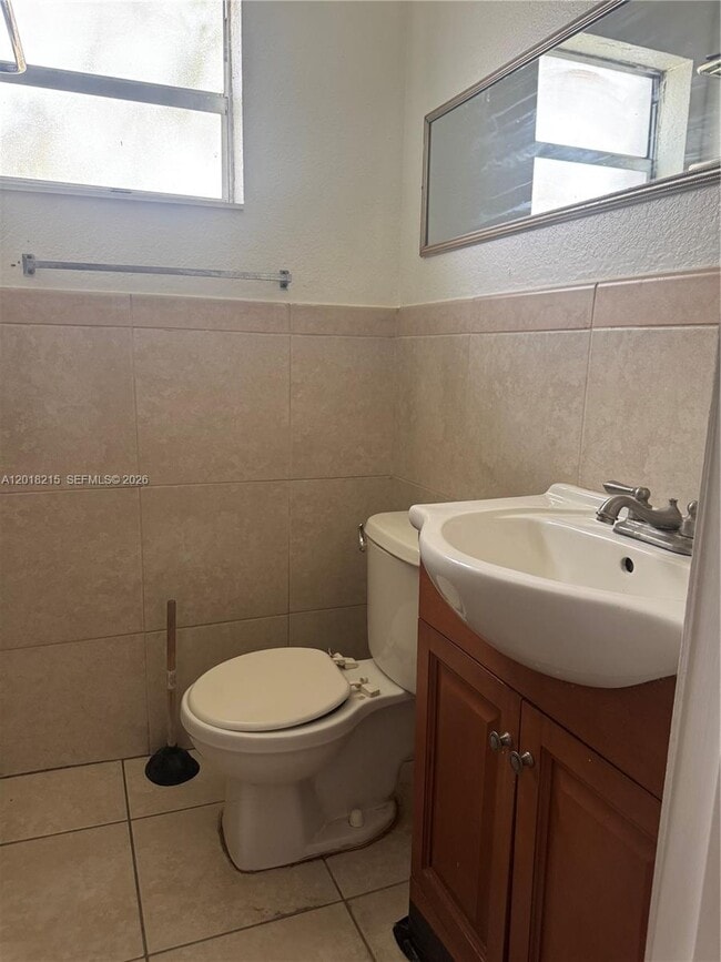 Building Photo - 410 N 58th Ave