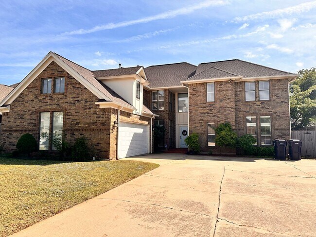 Primary Photo - Spacious 4 Bed in Deer Creek