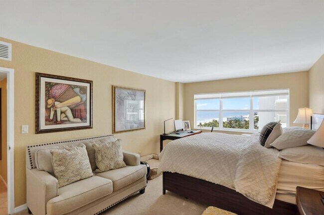 Building Photo - 111 N Pompano Beach Blvd