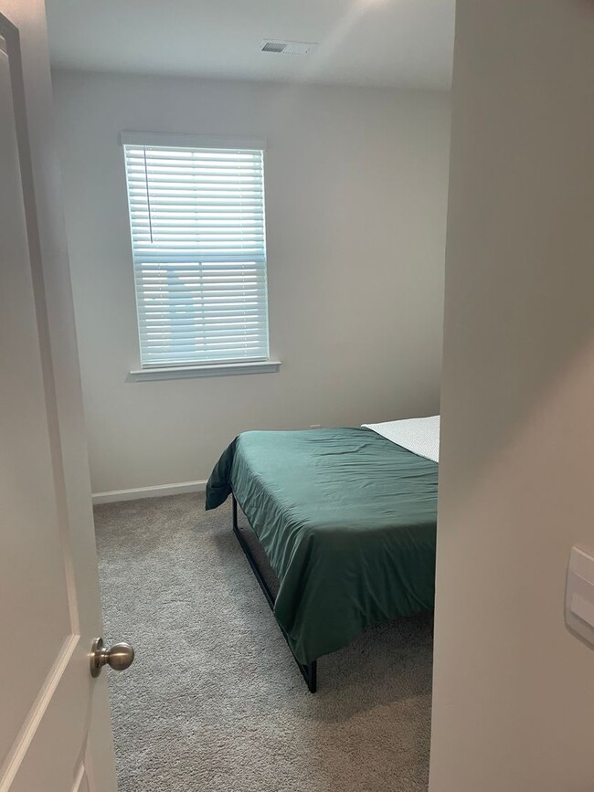 Building Photo - Wonderful Four Bedroom Home! Close to Ft. Jackson!