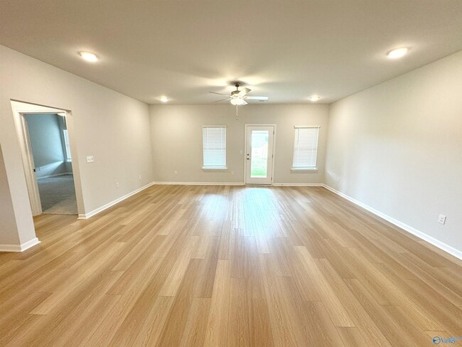 Building Photo - 207 Osceola Cir