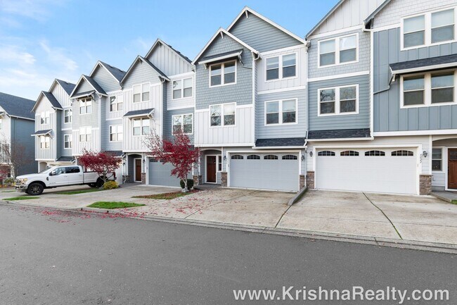 Building Photo - 4 Bedroom 3 Bath Upscale Luxury Fishers Landing Townhome