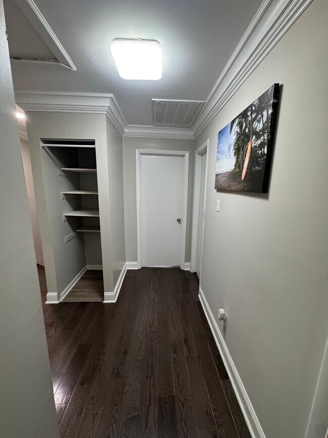Building Photo - 4736 Walden Pond Dr