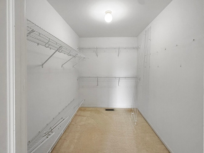 Building Photo - 18421 W Springwood Dr