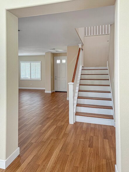 Building Photo - 25617 Henley Way