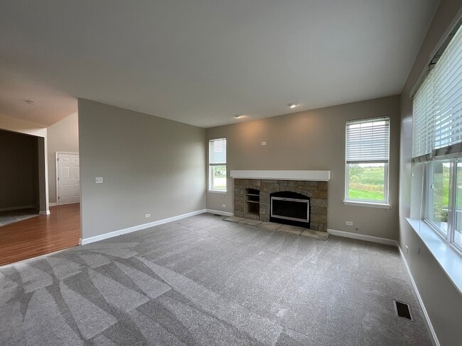 Building Photo - 2835 Cattail Ct