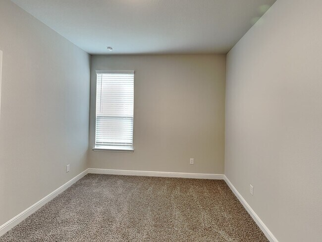 Building Photo - 212 Dunmore Dr