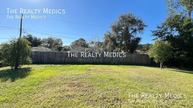 Building Photo - 1550 Pace Dr NW