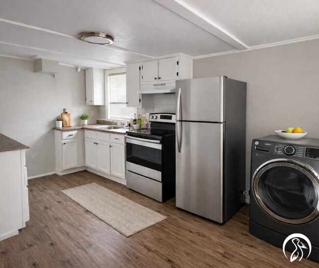 Building Photo - 413 Stella St