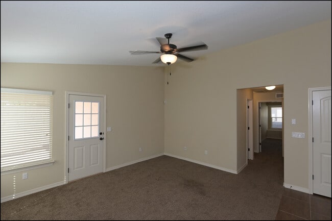 Building Photo - 3131 Red Orchard Dr