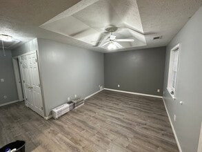 Building Photo - Modern 2 Bed/2 Bath Duplex Close to Everything – Available August