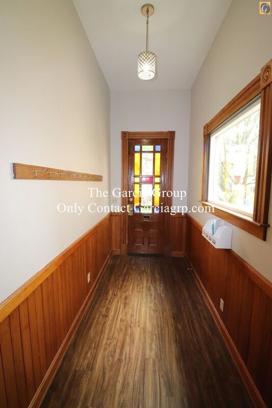Building Photo - 3325 S Kelly Ave