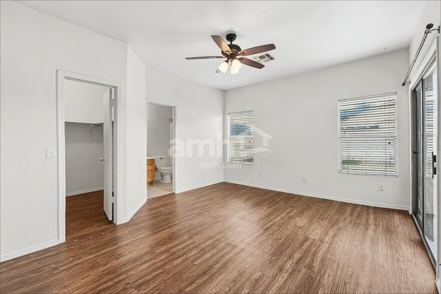 Building Photo - 5706 E Forge Cir