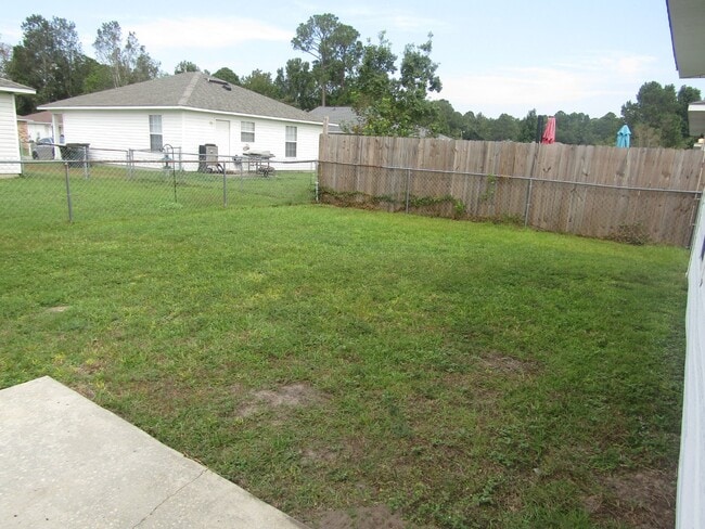 Building Photo - Southwest Pensacola 3BR/2BA Patio Home Ava...