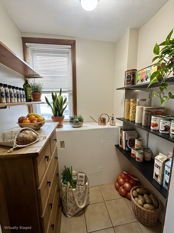 Building Photo - 422 Saratoga St