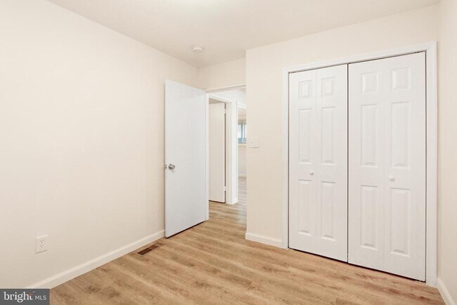Building Photo - 12608 Farnell Dr