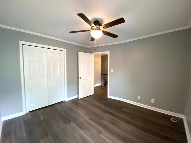 Building Photo - 1103 Rosebrook Dr