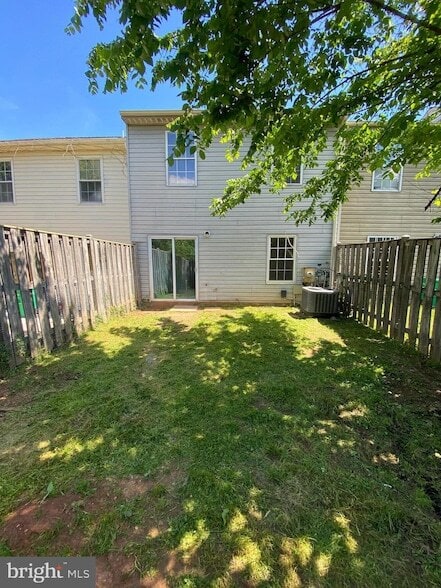 Building Photo - 1741 Countrywood Ct