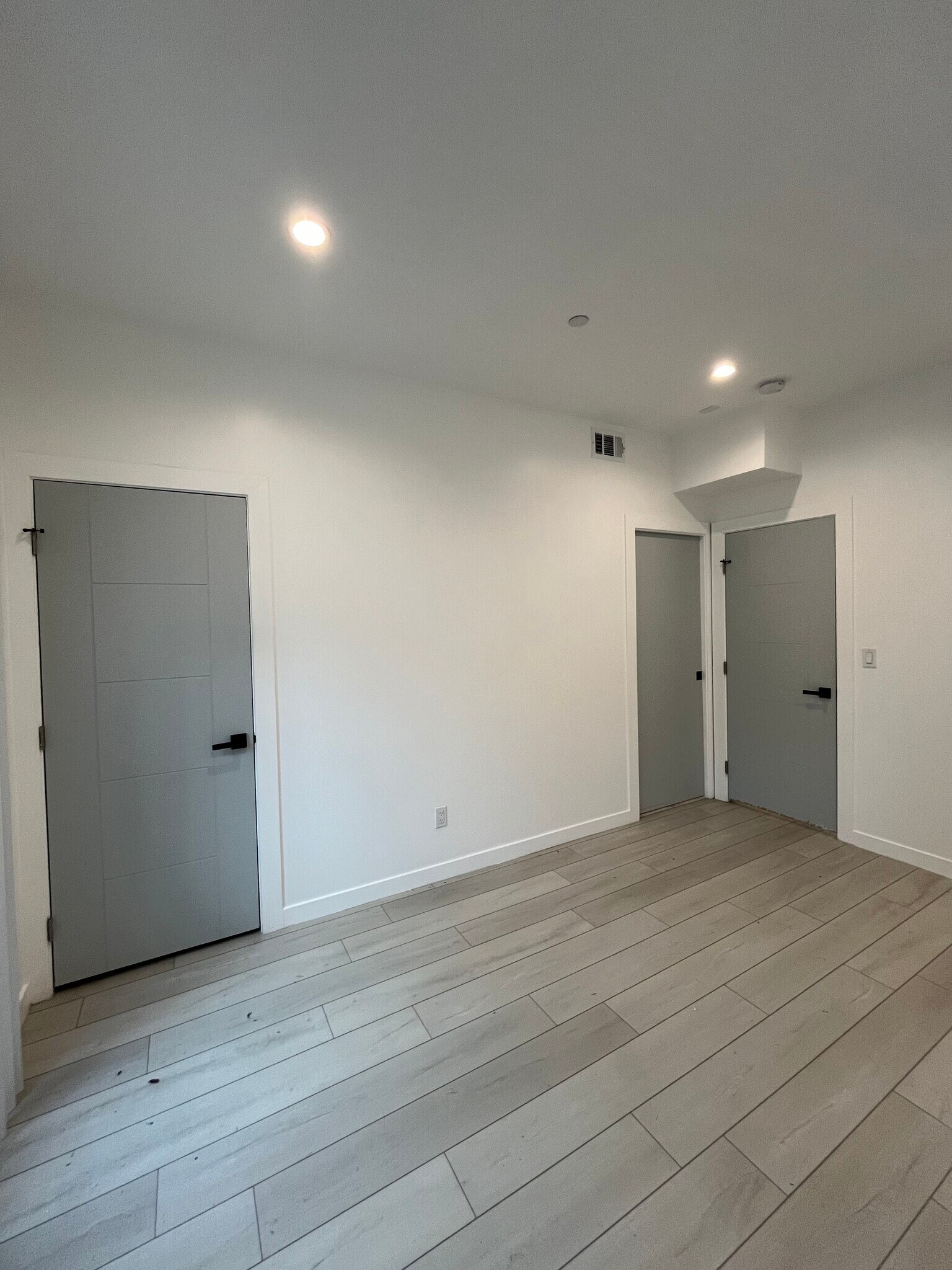 Building Photo - 246 N Dillon St