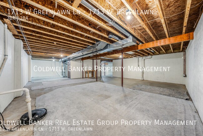 Building Photo - 1713 W Greenlawn Ln