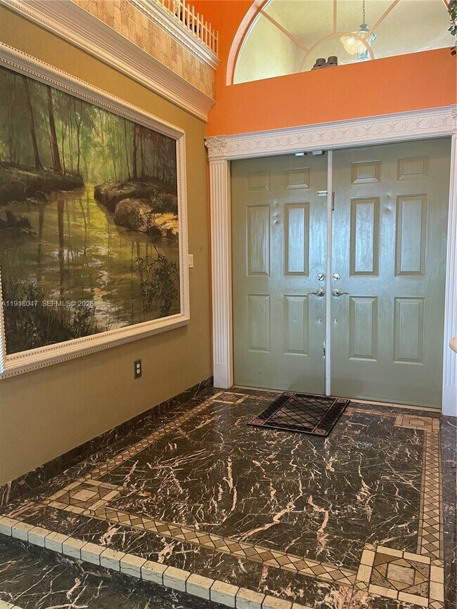 Building Photo - 232 SW 7th Ave