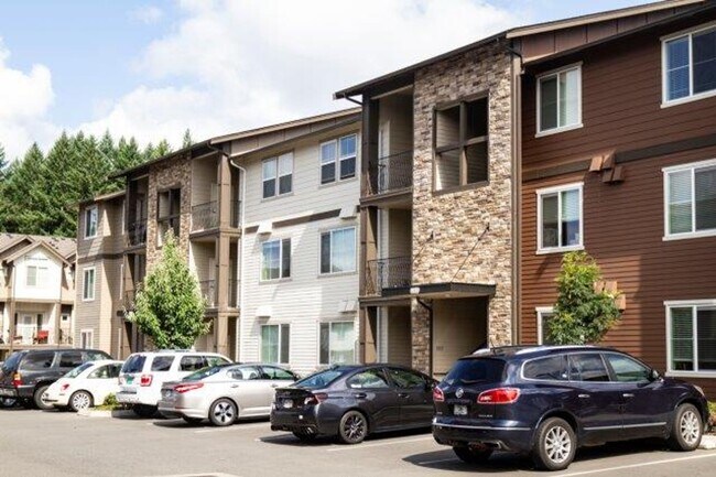 Building Photo - 1 bedroom Townhome with attached garage