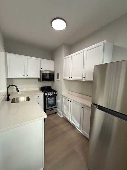 Building Photo - 108 Forrest Ave