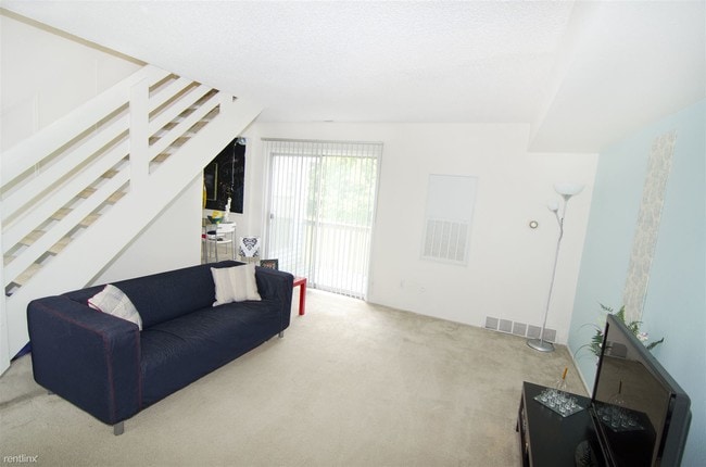 Building Photo - 1732 Cambria Dr