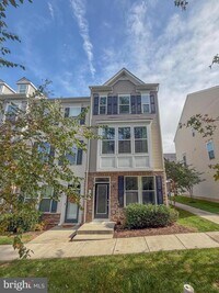 Building Photo - 1437 Strahorn Rd