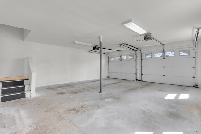 Building Photo - 1216 Barkentine Dr