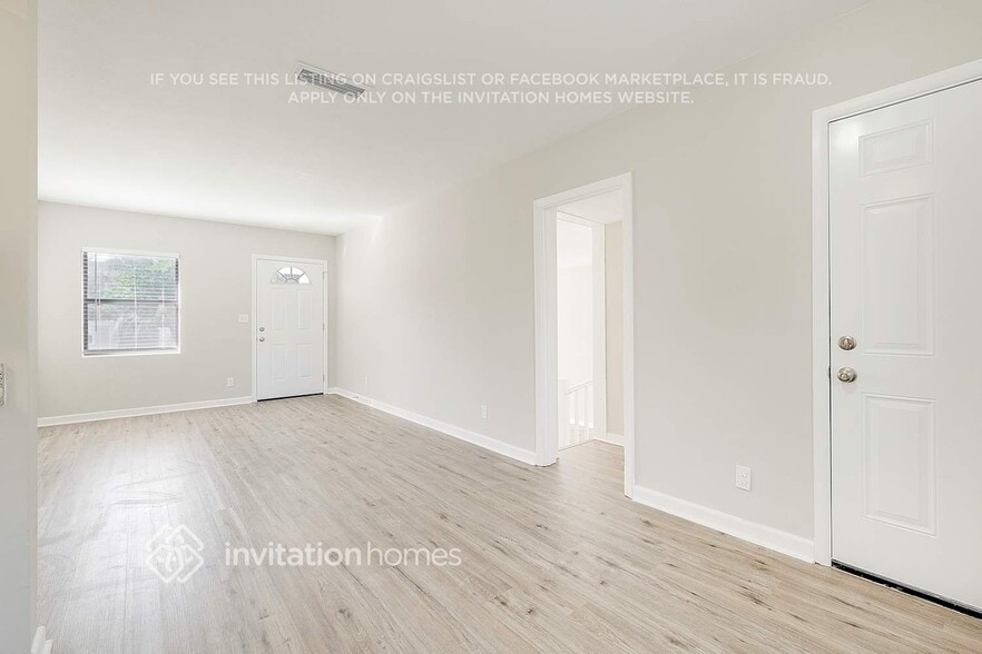 Building Photo - 4025 Loys Dr
