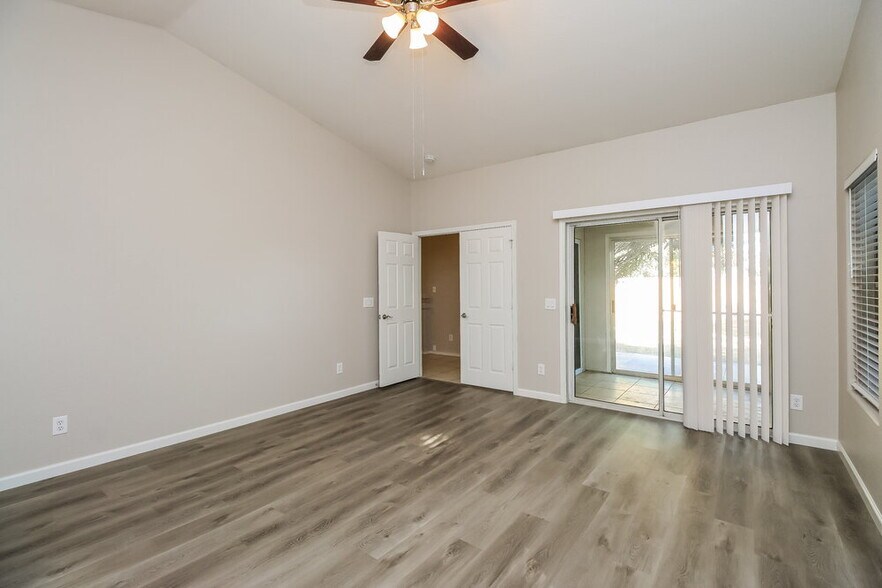 Building Photo - 1015 N Longmore St