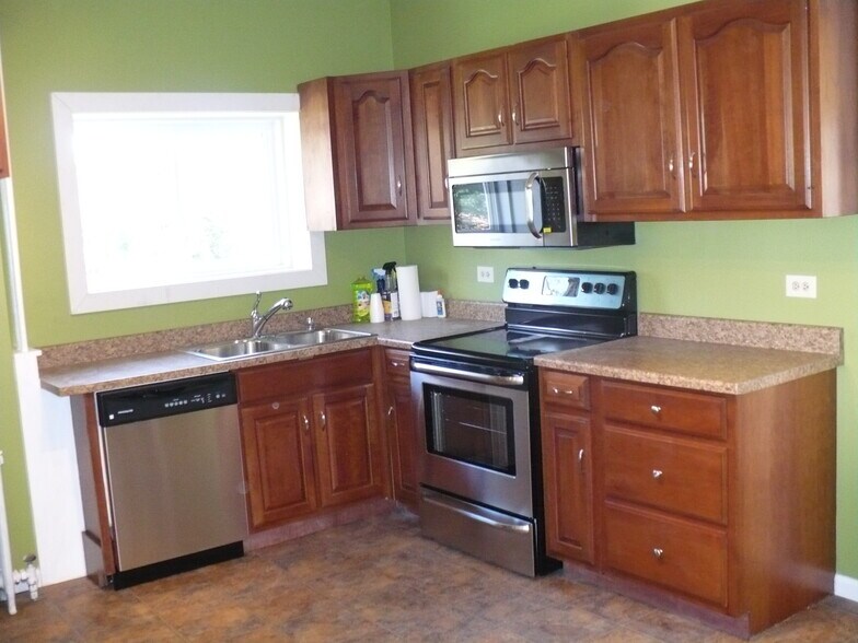 Building Photo - 343 Watervliet Shaker Rd