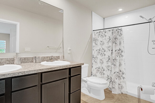 Building Photo - 712 Pomegranate Pl