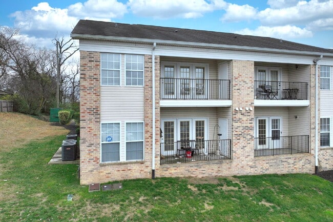 Building Photo - FULLY FURNISHED 2BR CONDO WITH MONTHLY LEASE TERMS