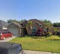 Building Photo - 904 W Douglas Dr
