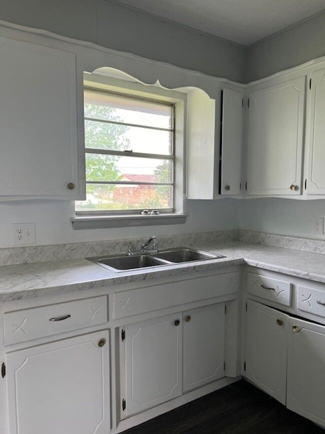 Building Photo - 3313 SW Salinas-COMING SOON!