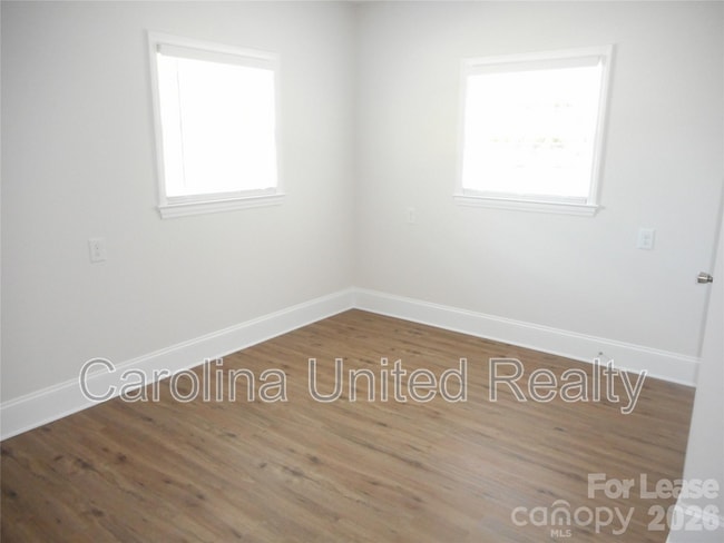 Building Photo - 7556 Thorncliff Dr
