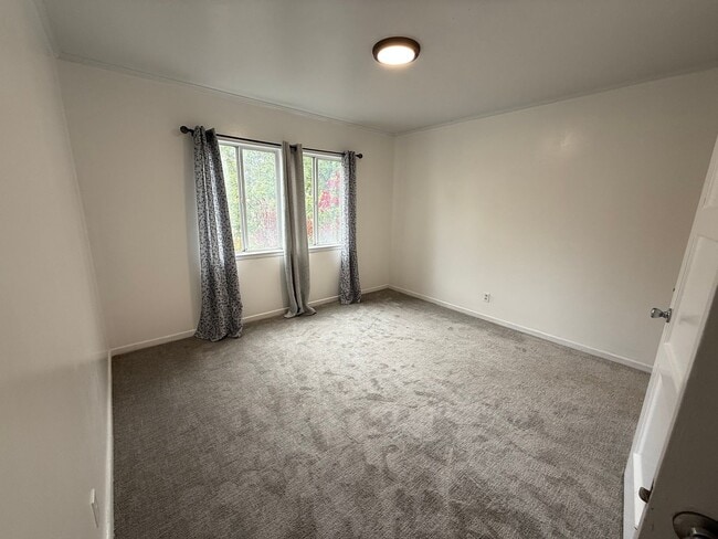 Building Photo - Bright 3BR Flat Near SFSU & BART – Prime I...