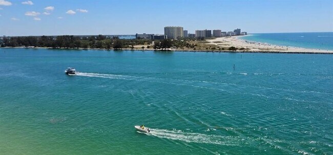 Building Photo - 450 S Gulfview Blvd