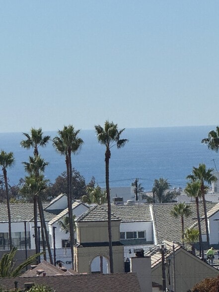 Building Photo - 607 N Irena Ave