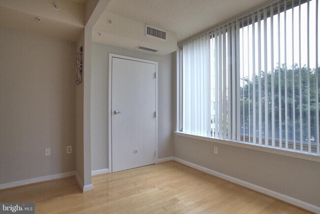 Building Photo - 2726 Gallows Rd