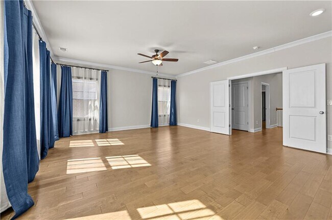 Building Photo - 3475 Benedict Pl