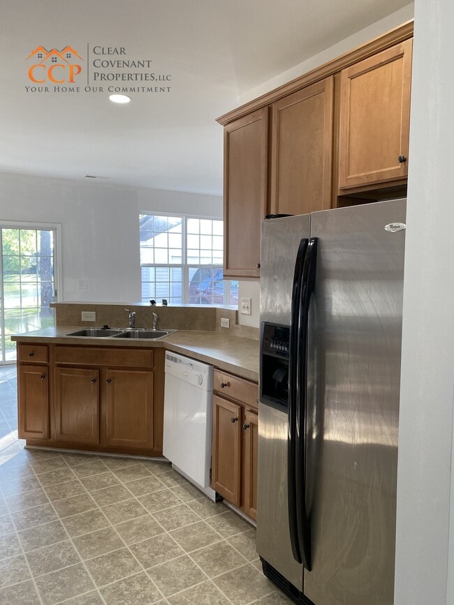 Building Photo - 8977 N Red Maple Cir