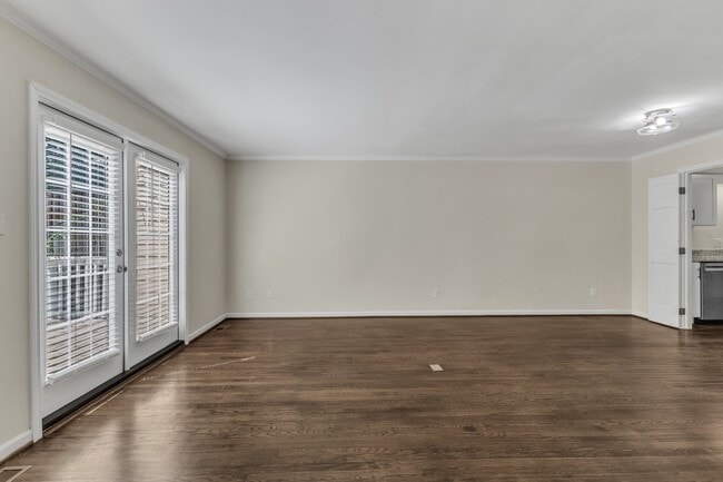 Building Photo - 2824 Wayland Dr