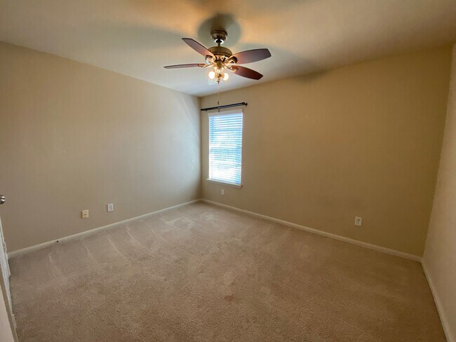 Building Photo - FALL INTO A NEW HOME WITH OUR MOVE-IN SPECIALS!