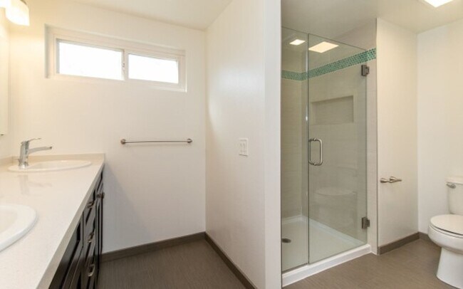 Building Photo - Beautiful 3+ bedroom Encinitas Townhouse!