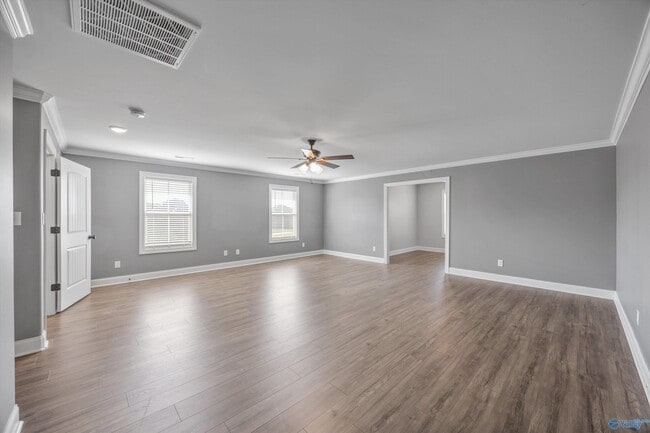 Building Photo - 17050 Stonegate Dr