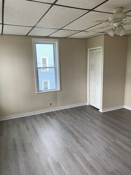 Building Photo - 102 Newark St