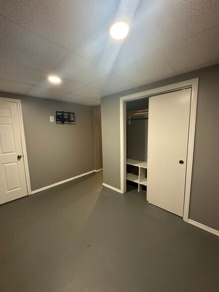 Building Photo - 45 Fox Meadow Rd